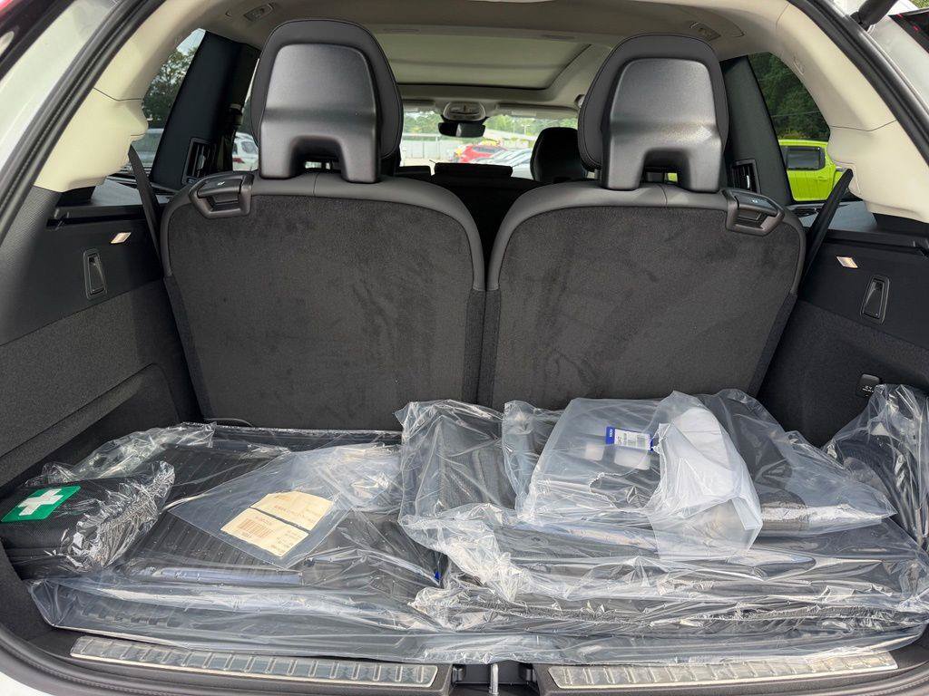 New 2026 Volvo XC90 T8 Plus w/ Protection Package Premier AWD/4WD image 25