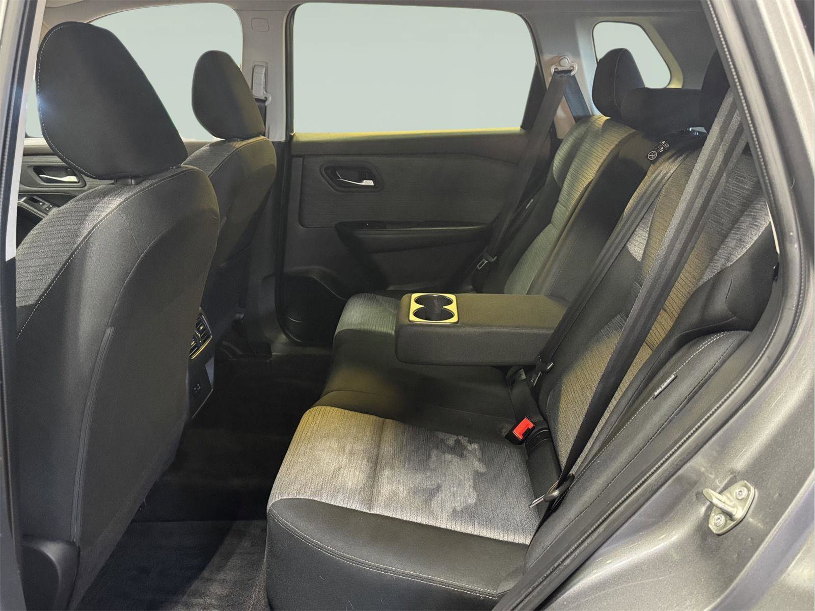 Used 2023 Nissan Rogue SV image 13