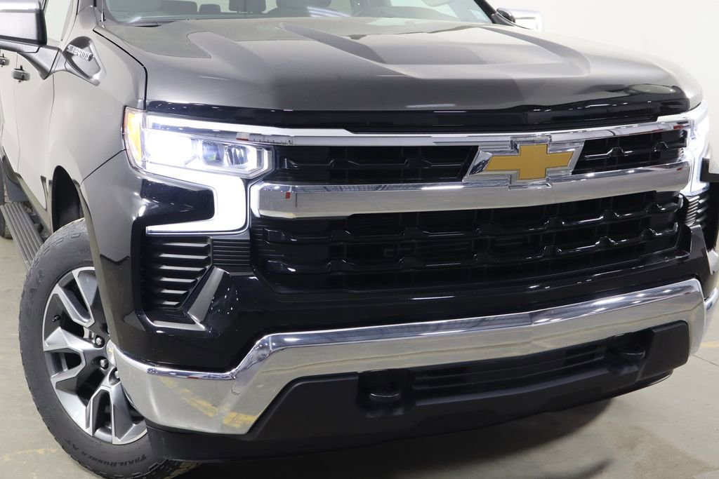 Used 2023 Chevrolet Silverado 1500 LT AWD/4WD image 39