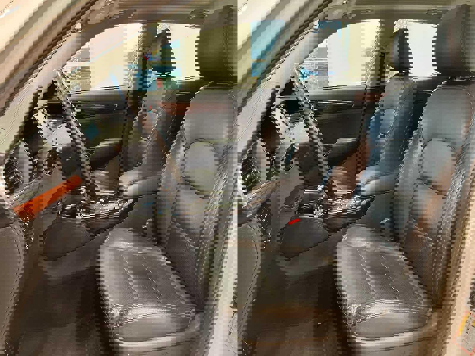 Used 2017 Kia Cadenza Premium w/ Luxury Package image 12