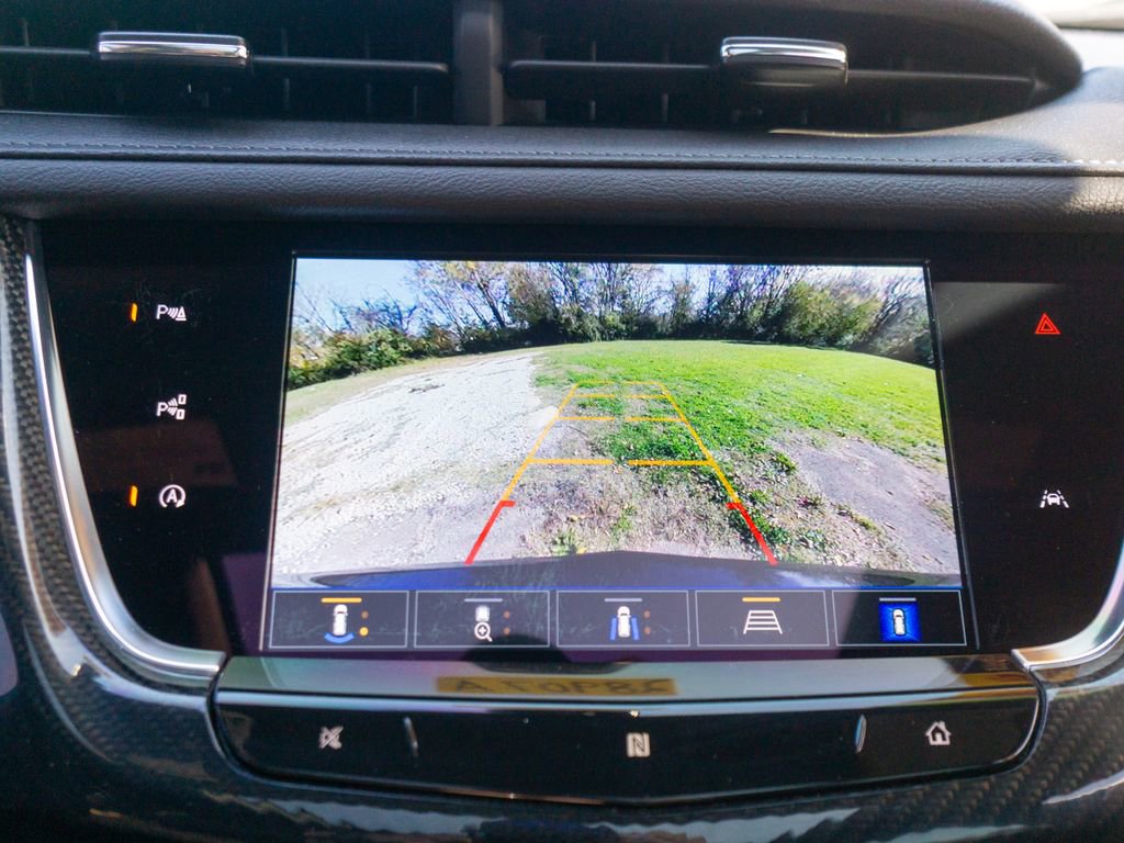 Used 2021 Cadillac XT6 Sport w/ LPO, ONYX Package image 26