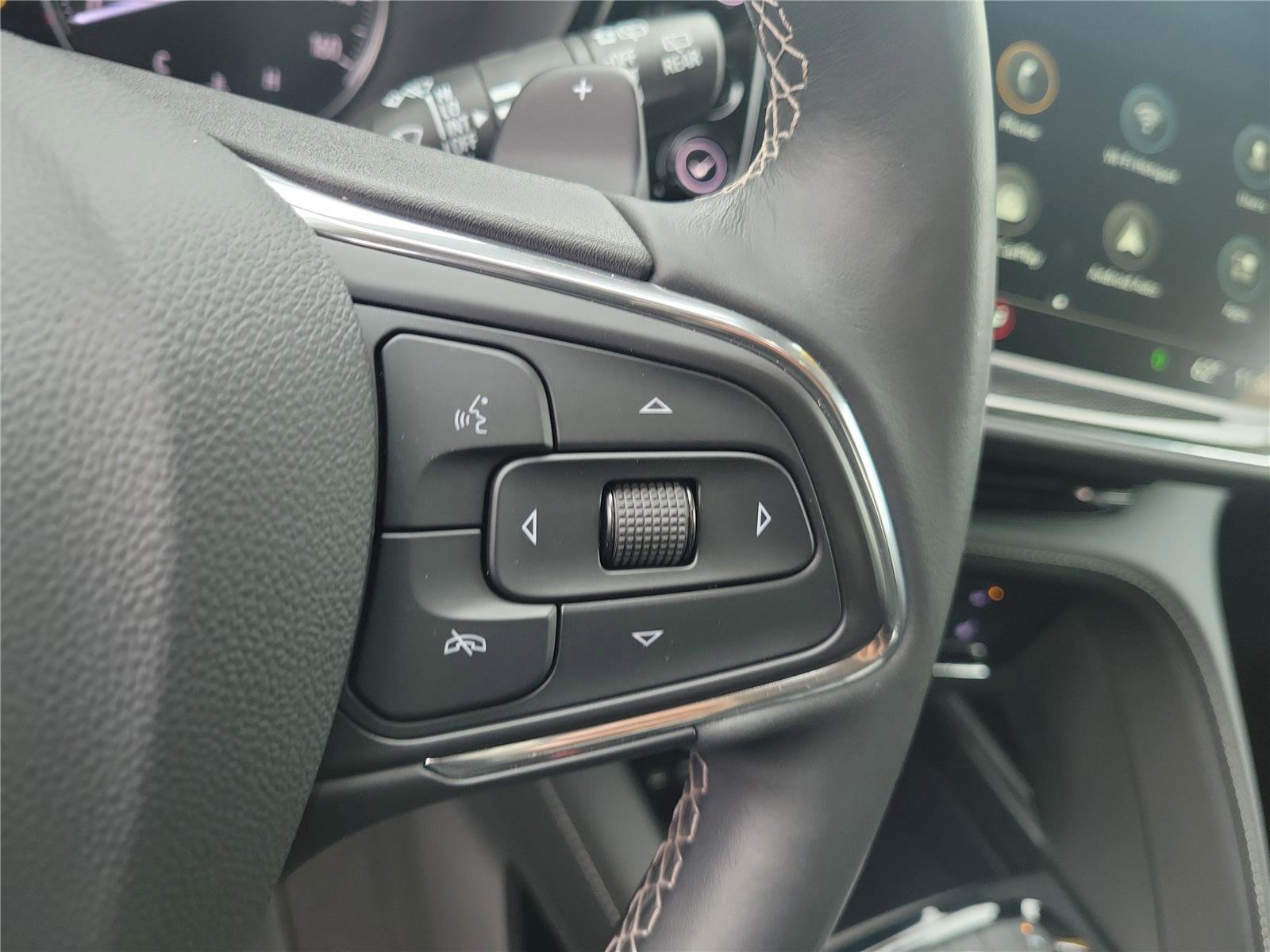 Used 2023 Buick Envision Essence FWD image 25