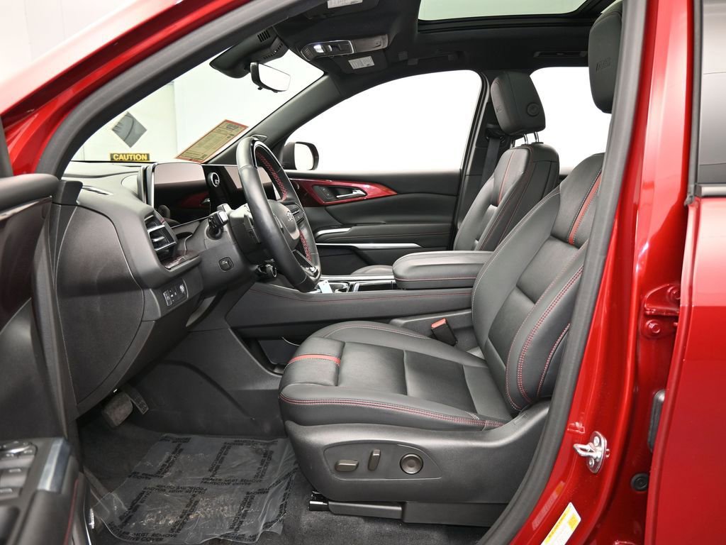 Used 2024 Chevrolet Traverse RS image 12