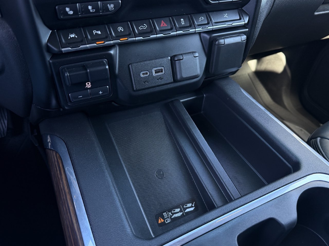 Used 2020 Chevrolet Silverado 1500 High Country w/ Technology Package AWD/4WD image 21