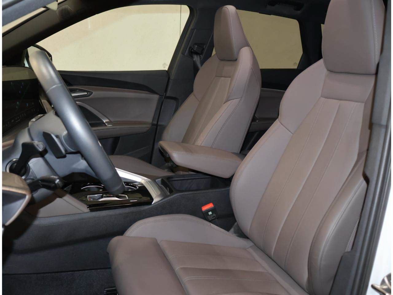 Used 2025 Audi Q5 Premium Plus AWD/4WD image 12