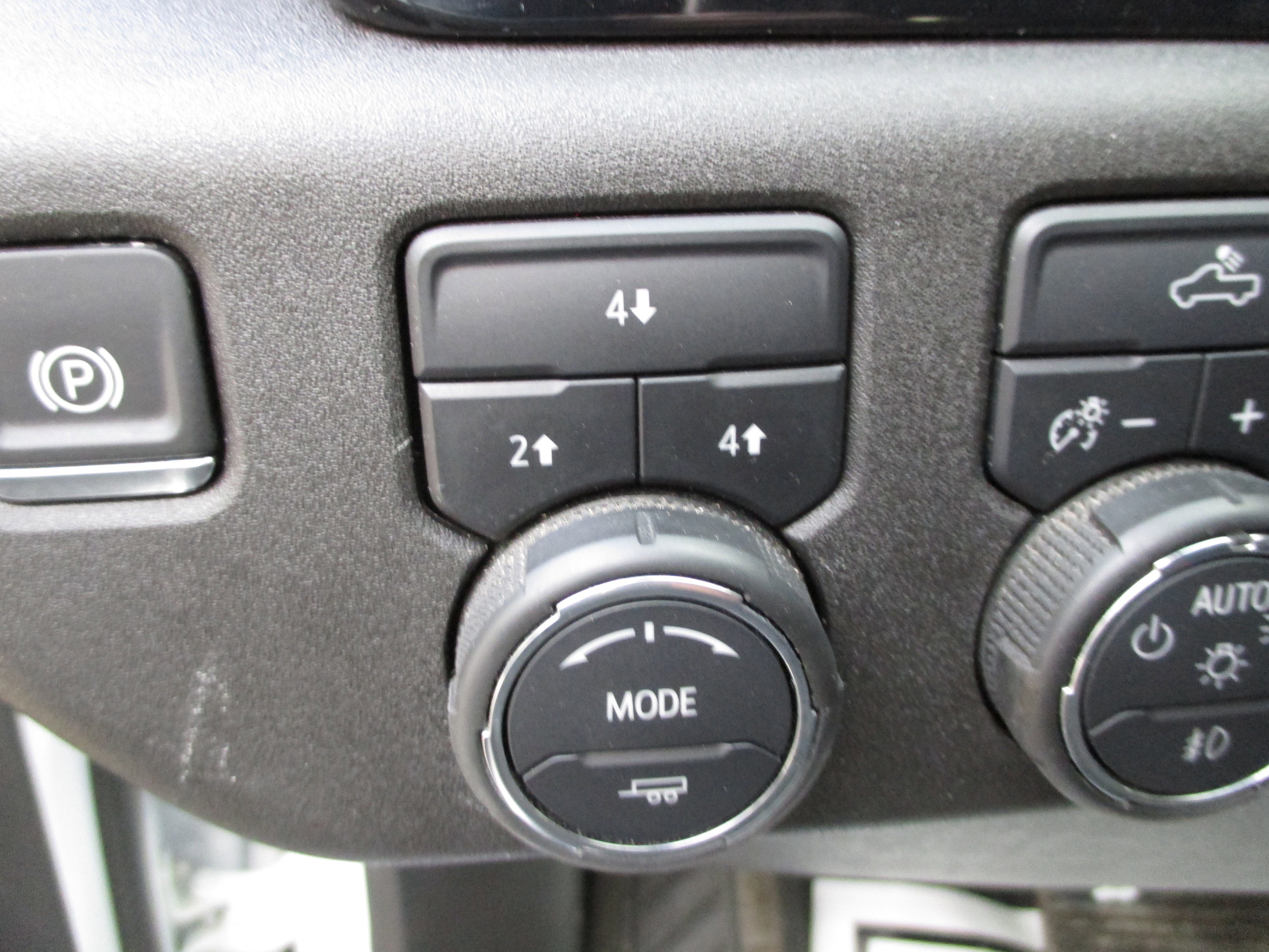 Used 2025 Chevrolet Silverado 2500 LT w/ Convenience Package image 15