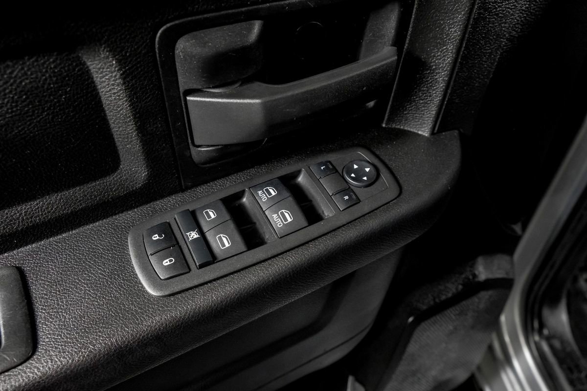 Used 2022 RAM 2500 Tradesman w/ Chrome Appearance Group AWD/4WD image 33