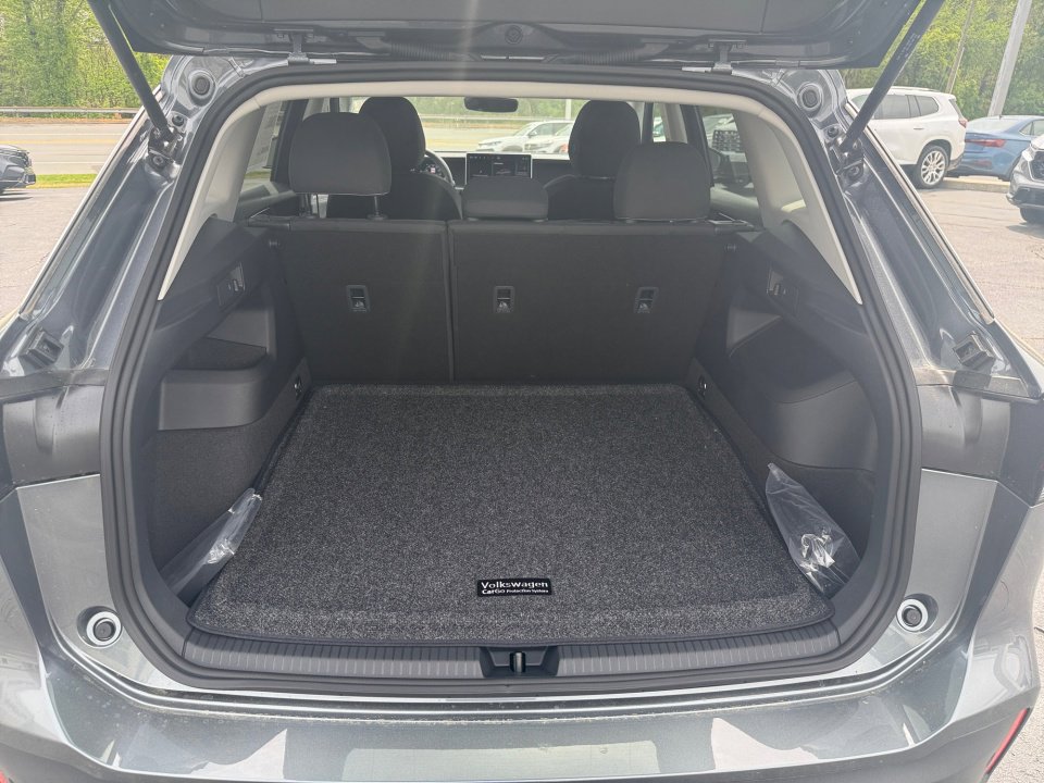 New 2026 Volkswagen Tiguan S FWD image 15