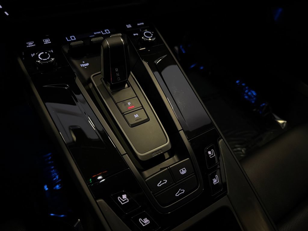 Certified 2025 Porsche 911 Carrera 4 GTS AWD/4WD image 18