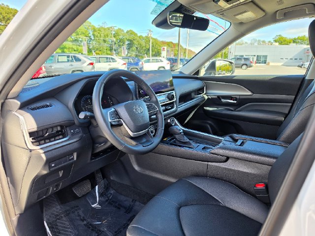 Used 2024 Toyota Grand Highlander AWD image 20