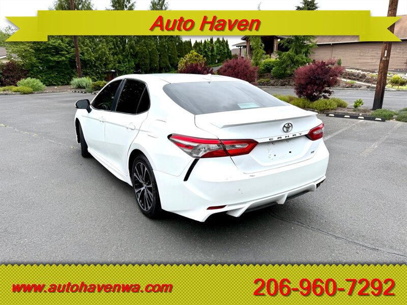 Used 2019 Toyota Camry SE FWD image 6