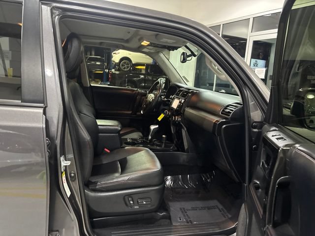 Used 2019 Toyota 4Runner TRD Off-Road Premium AWD/4WD image 38