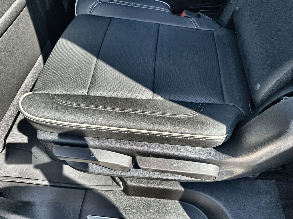 New 2026 GMC Yukon Elevation image 17