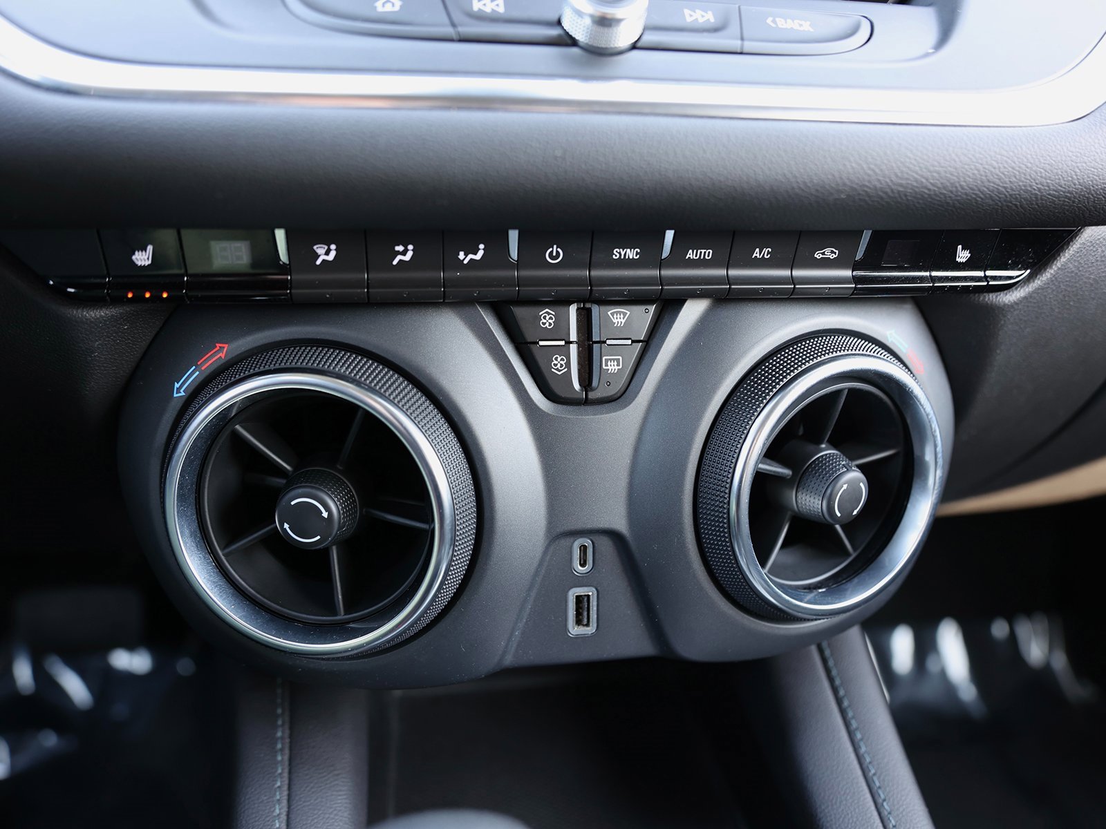 Used 2022 Chevrolet Blazer LT image 28