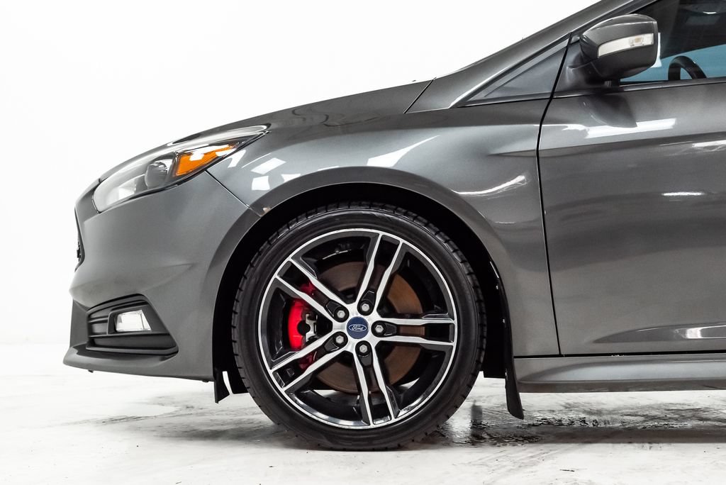 Used 2015 Ford Focus ST w/ Equipment Group 401A FWD image 26