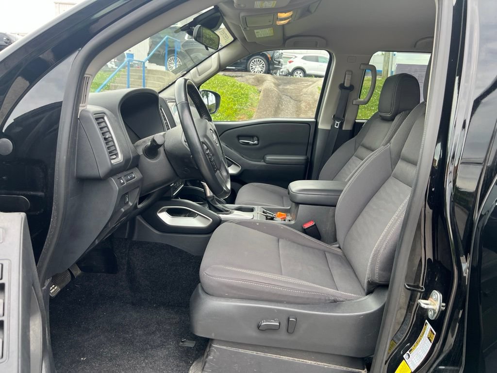 Used 2022 Nissan Frontier SV AWD/4WD image 6