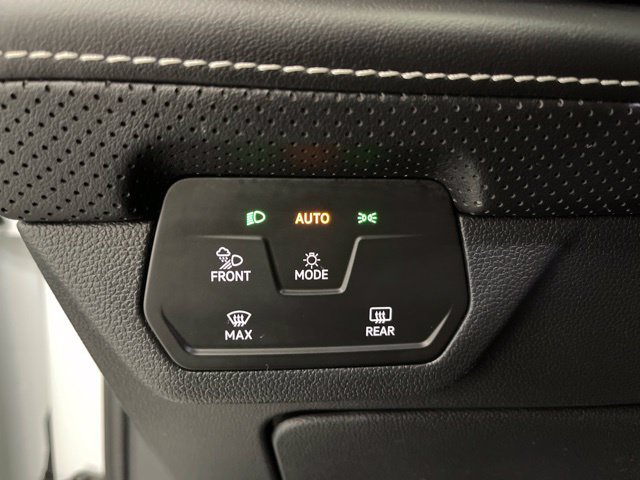 Used 2024 Volkswagen Atlas SE AWD/4WD image 21