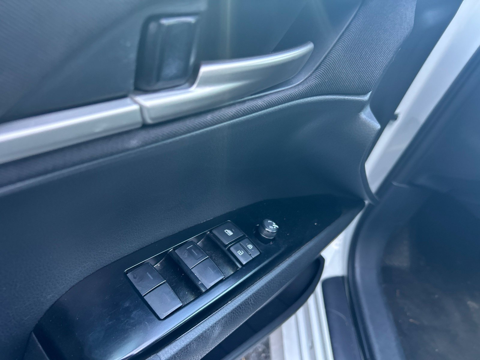 Used 2025 Toyota Camry LE FWD image 10