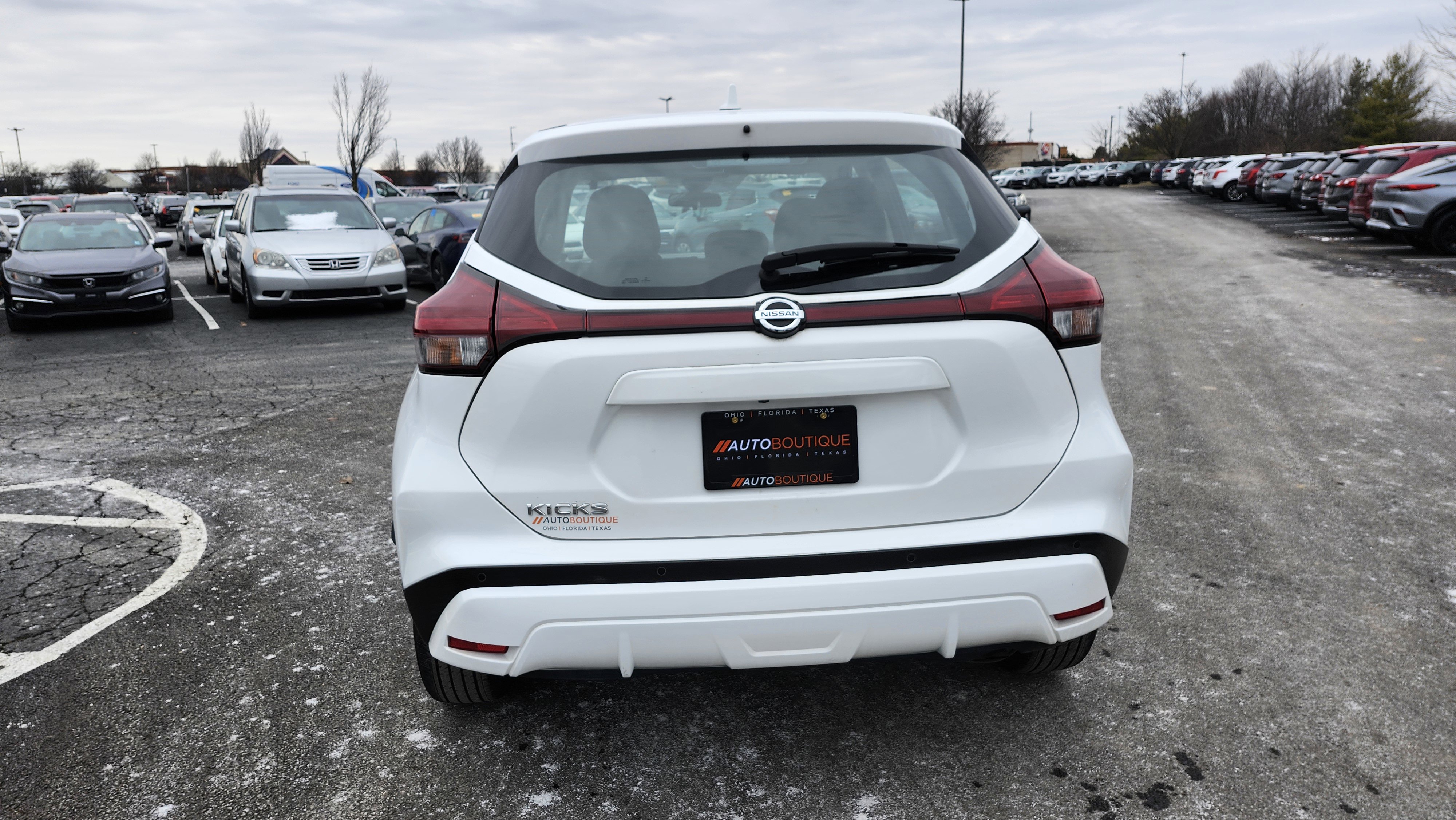 Used 2021 Nissan Kicks S image 14