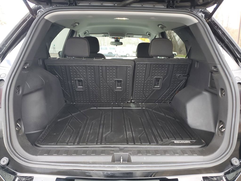 Used 2023 Chevrolet Equinox LT w/ LPO, Floor Liner Package AWD/4WD image 7