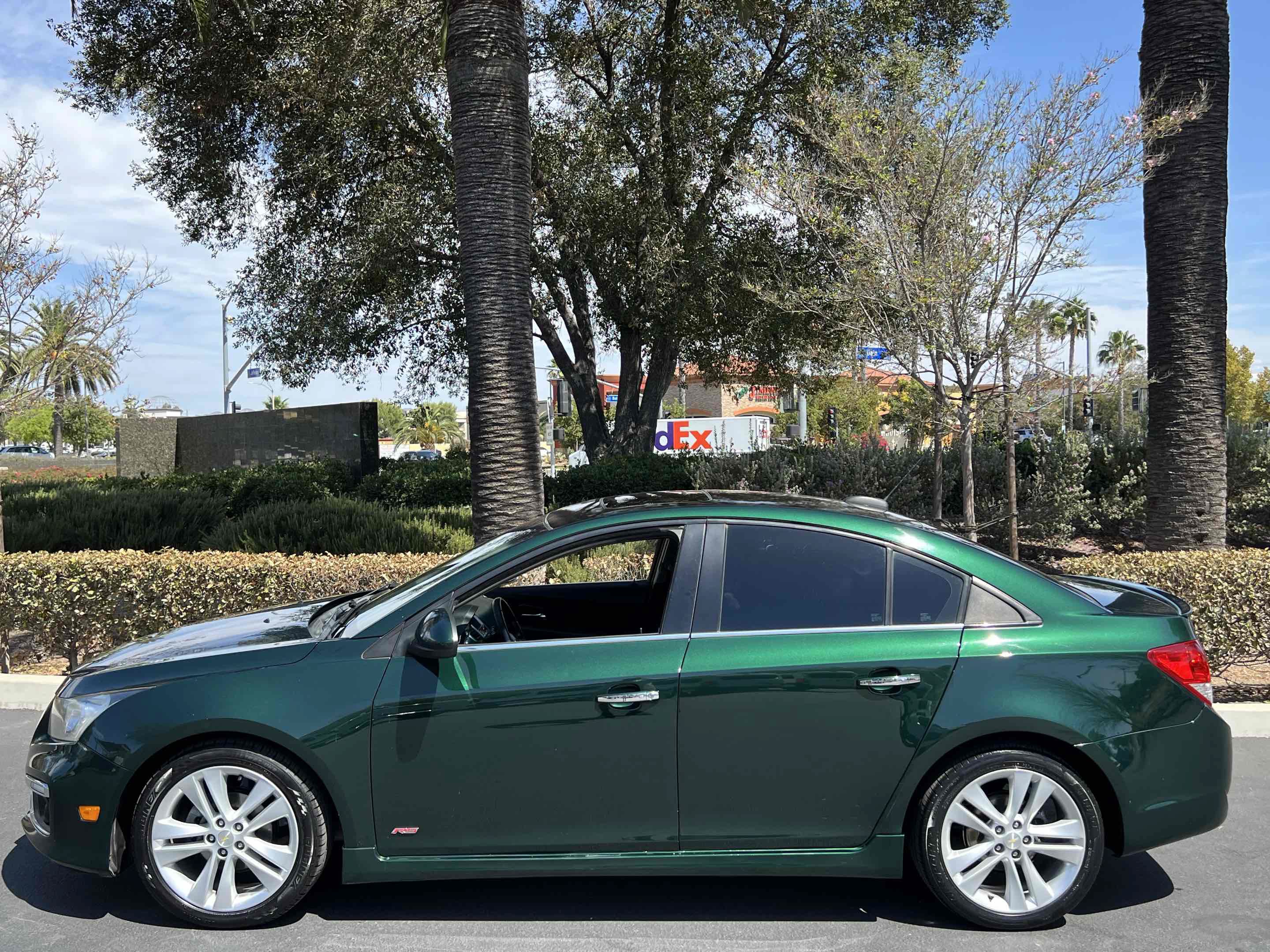 Used 2015 Chevrolet Cruze LTZ w/ Sun, Sound and Sport Package FWD image 18