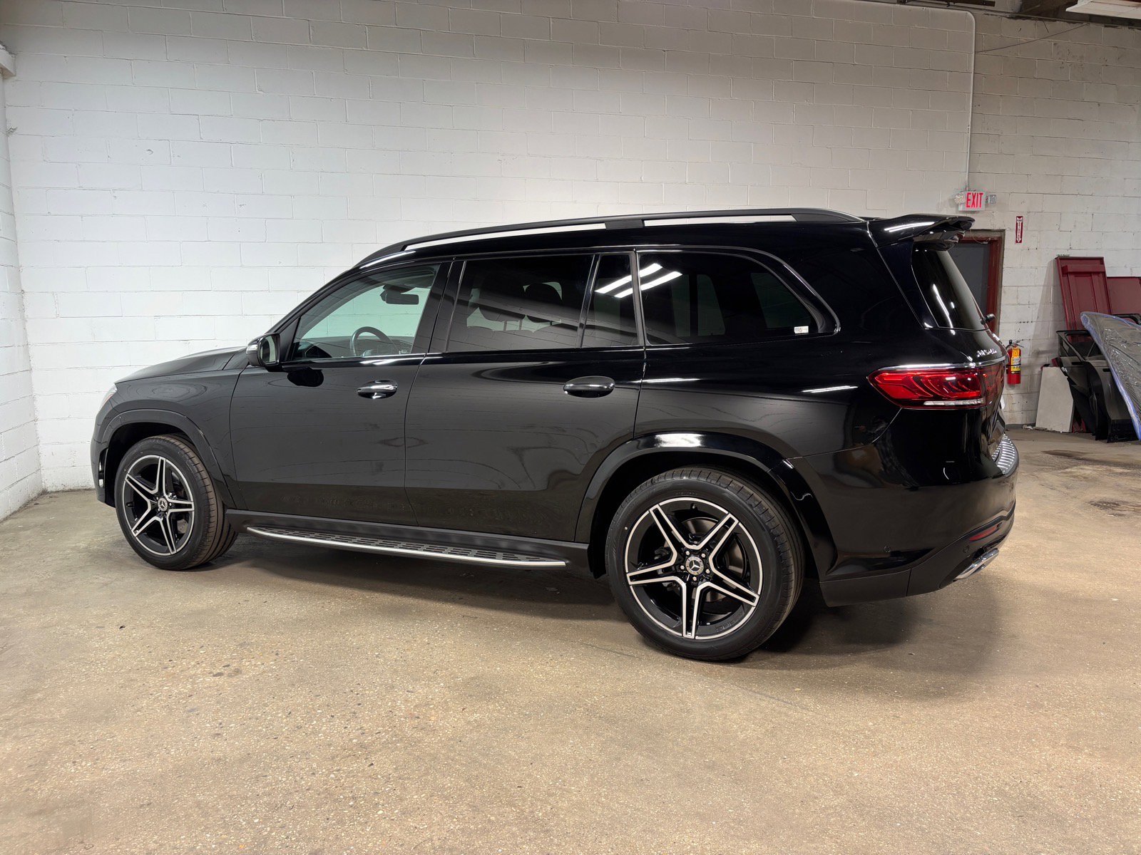 Used 2023 Mercedes-Benz GLS 450 4MATIC image 10