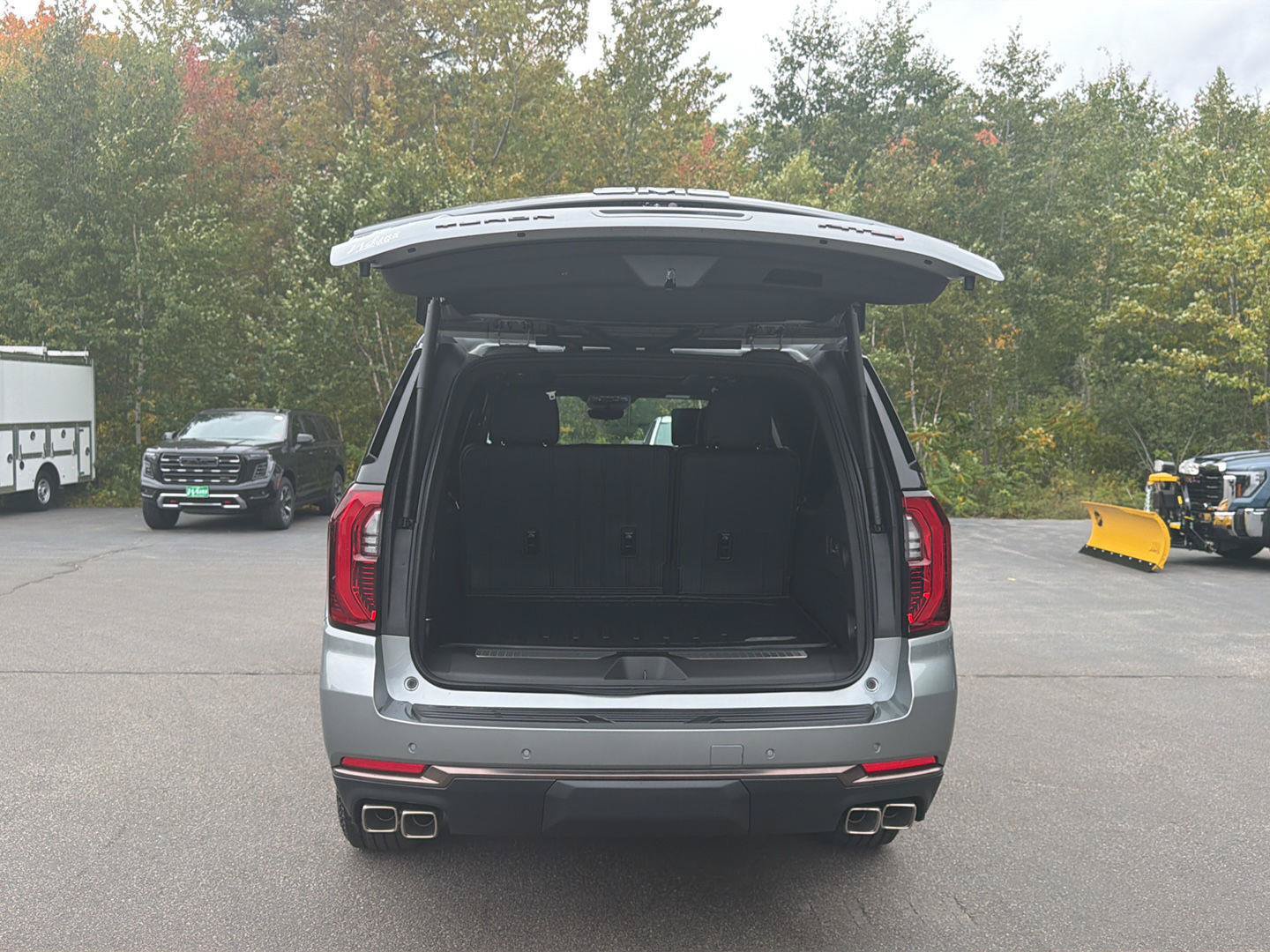 New 2027 GMC Yukon XL AT4 Ultimate AWD/4WD image 19