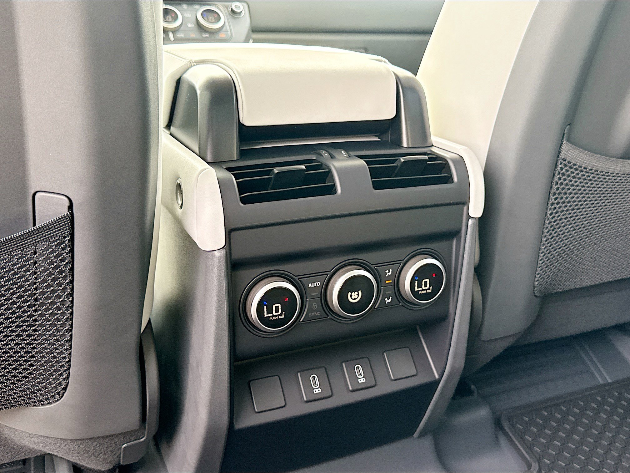 New 2026 Land Rover Defender 110 X-Dynamic SE AWD/4WD image 20