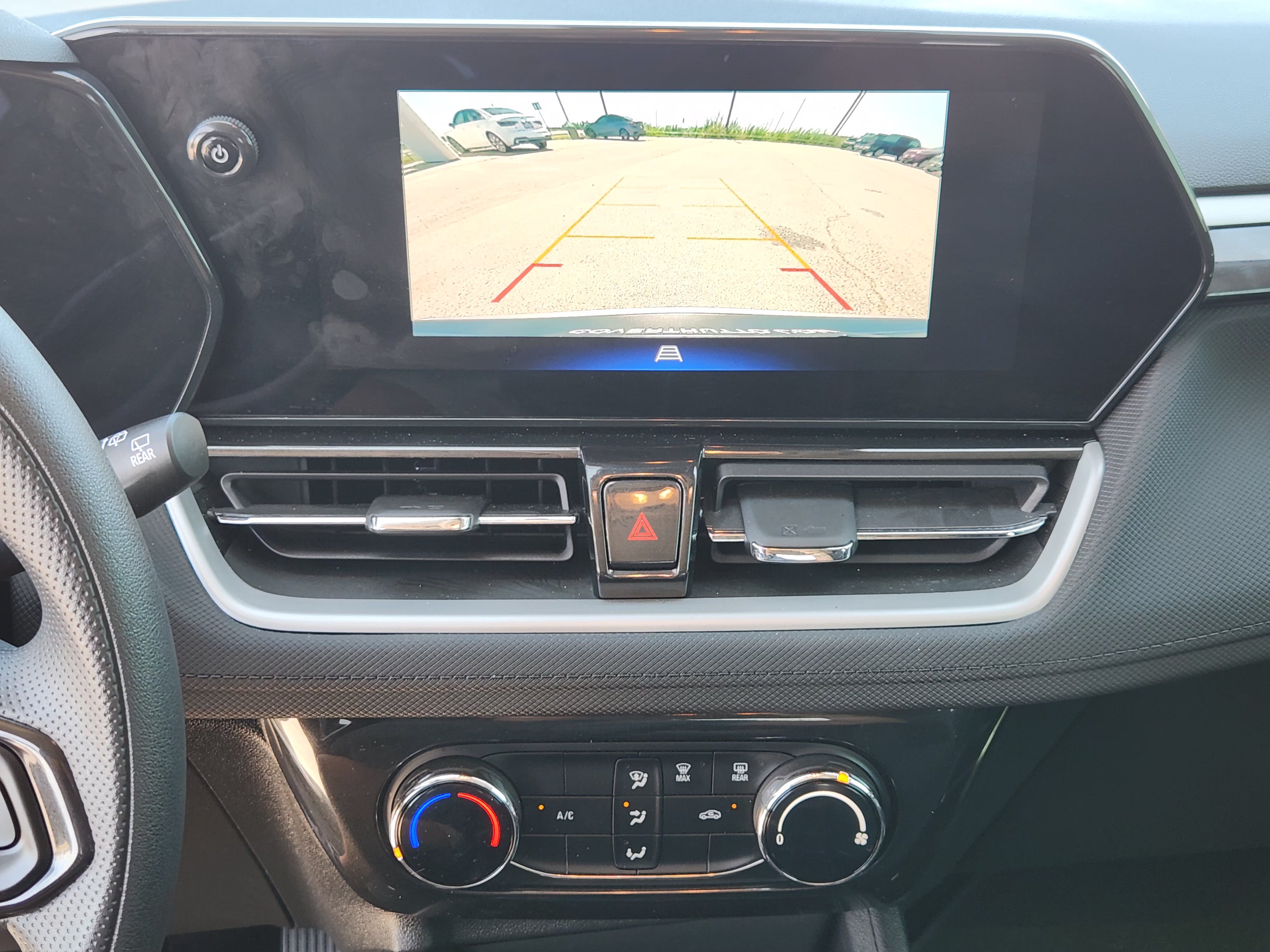 Used 2024 Chevrolet TrailBlazer LT w/ Driver Confidence Package FWD image 19