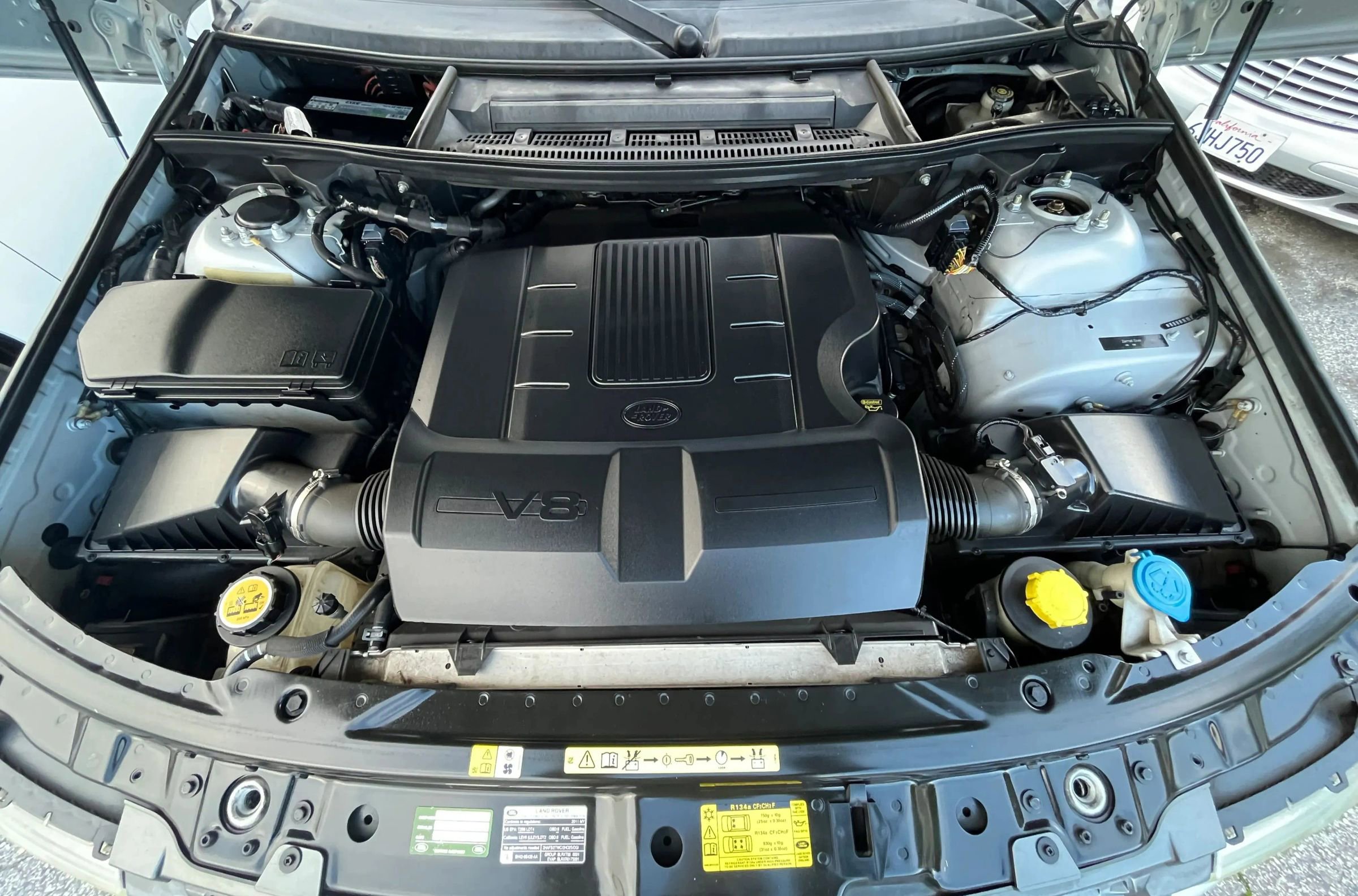 Used 2011 Land Rover Range Rover HSE AWD/4WD image 30