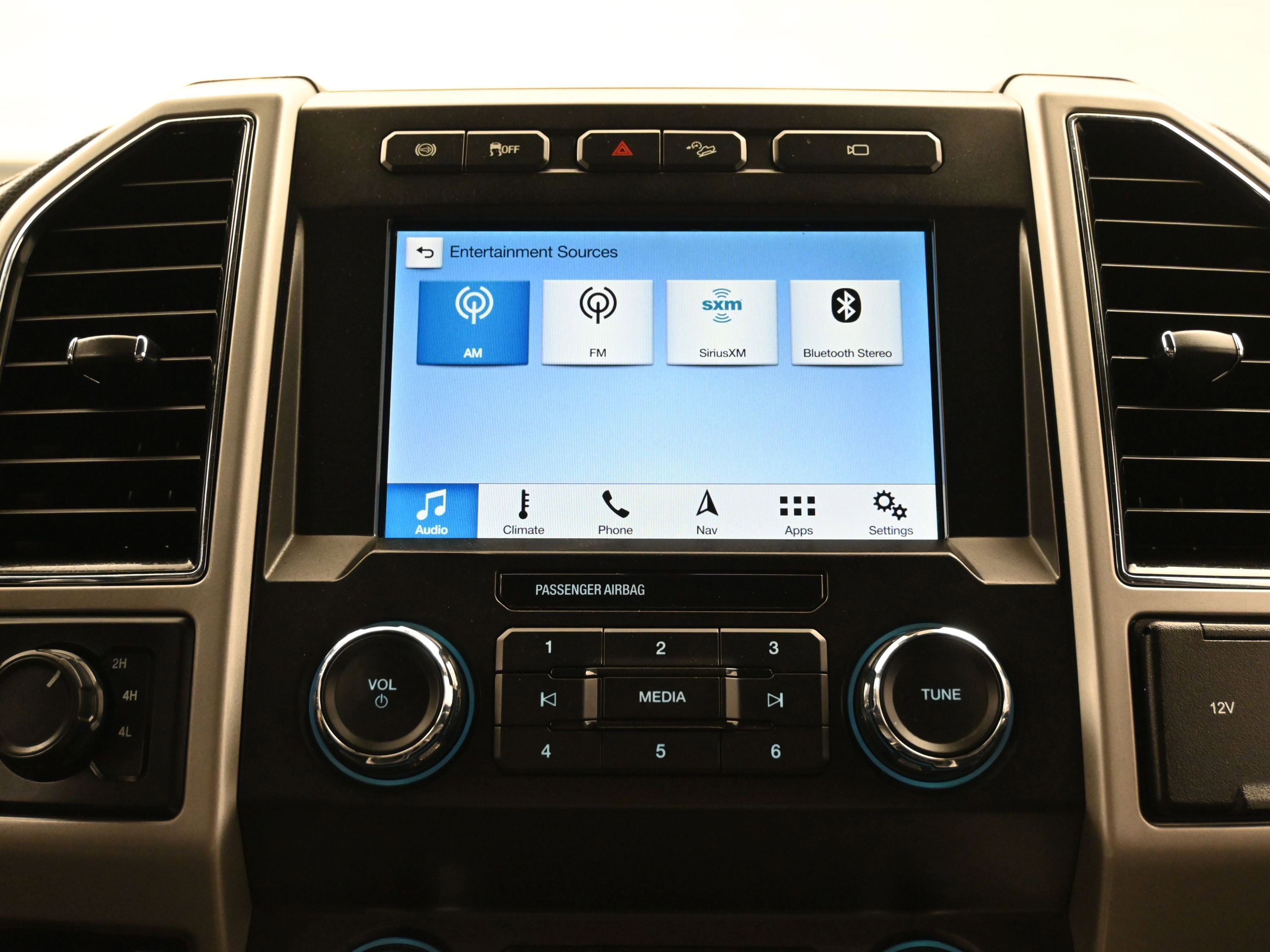 Used 2019 Ford F250 Lariat w/ Lariat Value Package image 32