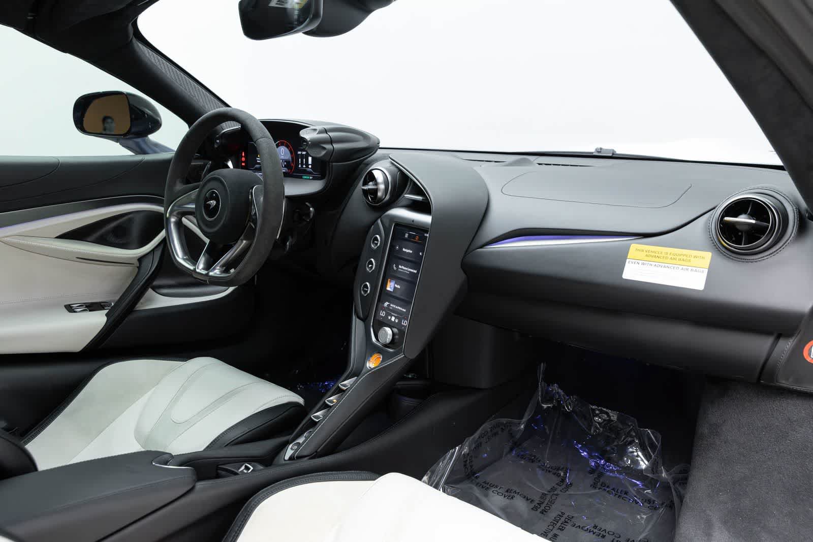 Used 2026 McLaren 750S Spider RWD image 34