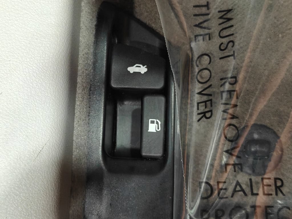 Used 2017 Toyota Camry LE FWD image 14