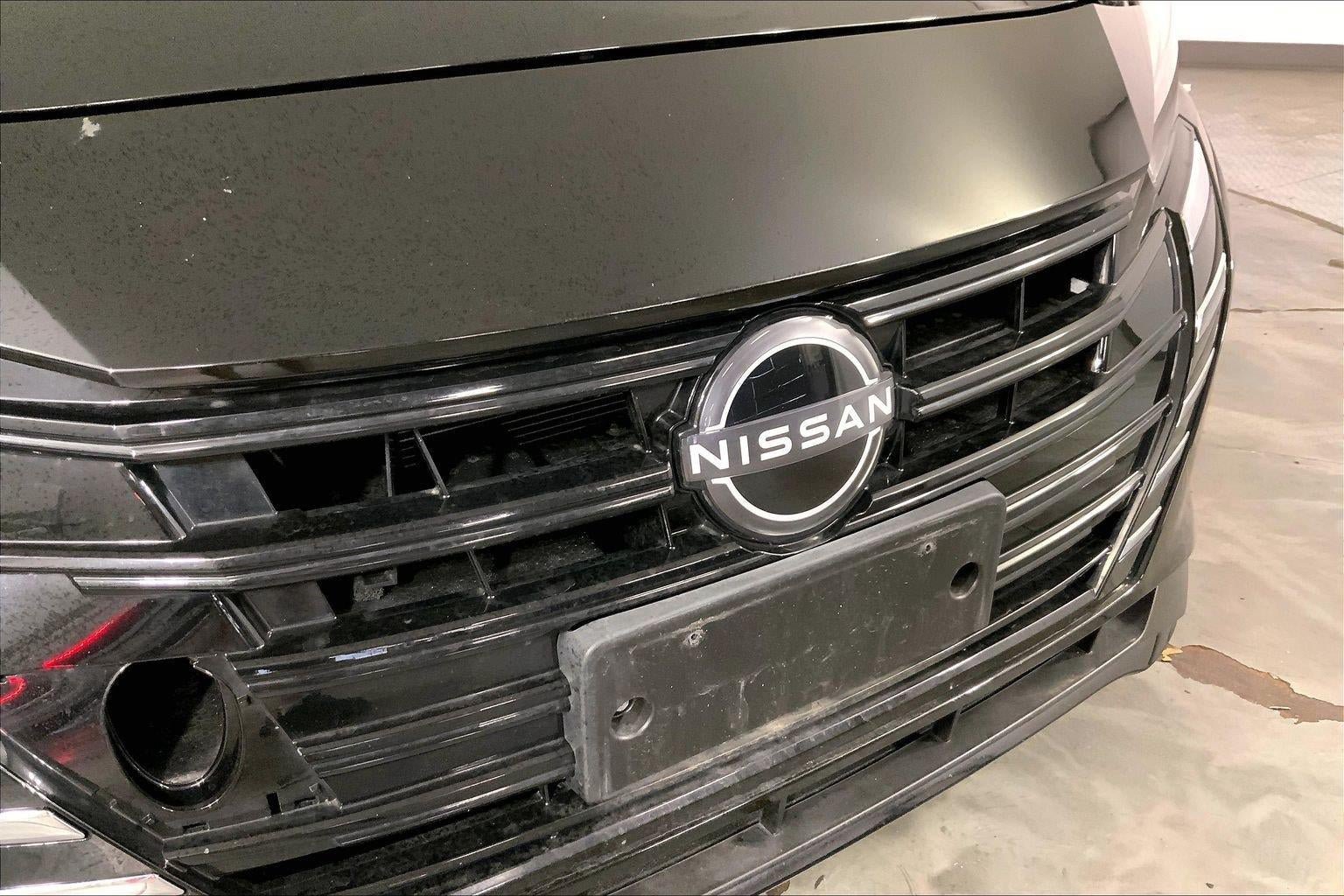 Used 2025 Nissan Versa SV FWD image 28