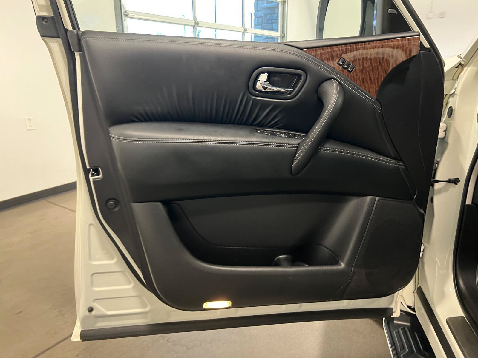 Used 2020 Nissan Armada Platinum w/ Interior Lighting Package AWD/4WD image 29
