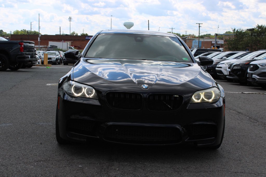 Used 2013 BMW M5 RWD image 2
