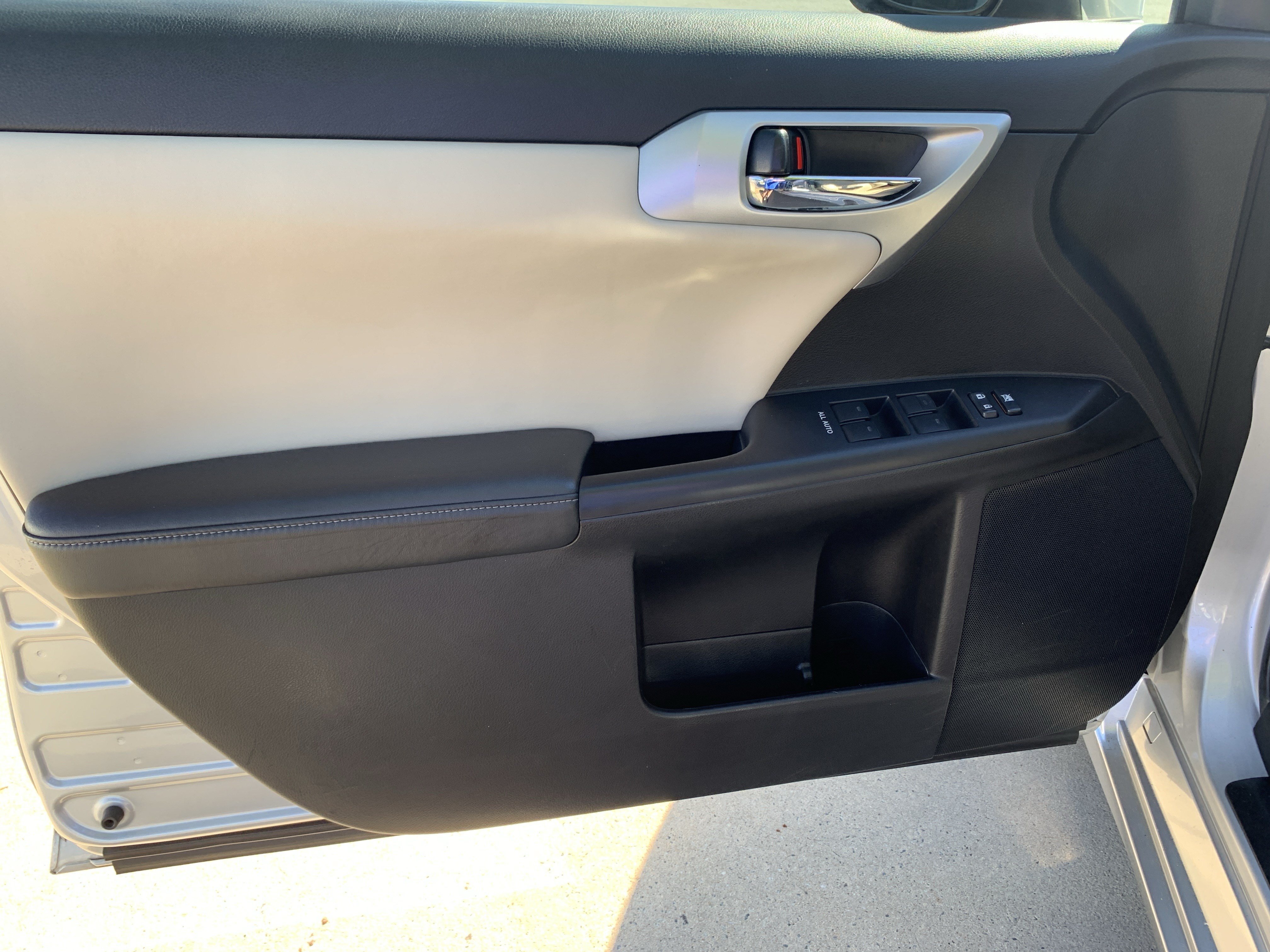 Used 2013 Lexus CT 200h FWD image 14