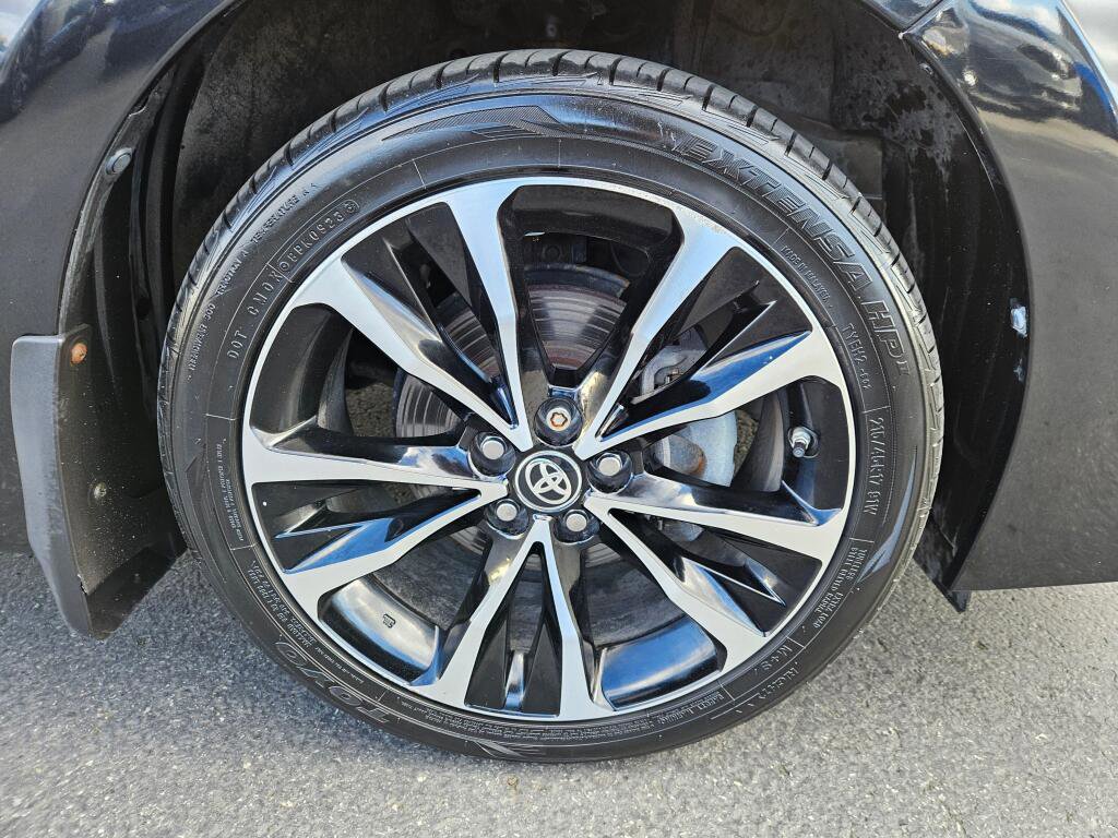 Used 2017 Toyota Corolla SE w/ Carpet Mat Package (TMS) image 9
