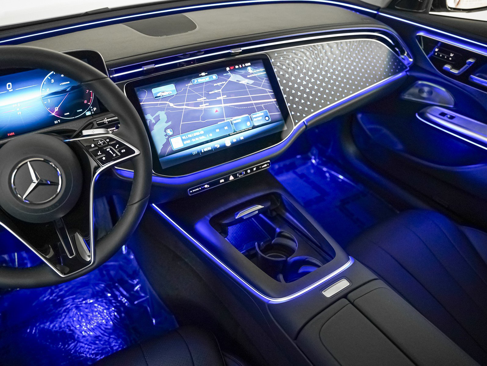 New 2026 Mercedes-Benz E 450 4MATIC Sedan image 17