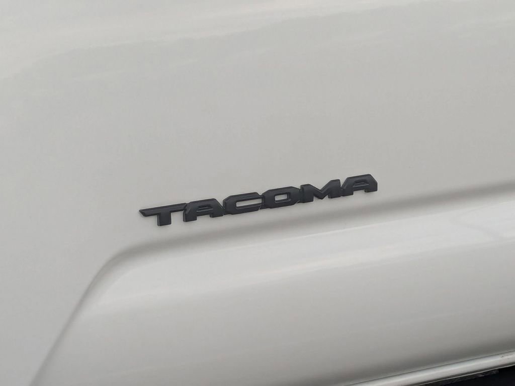 Used 2022 Toyota Tacoma TRD Sport AWD/4WD image 10