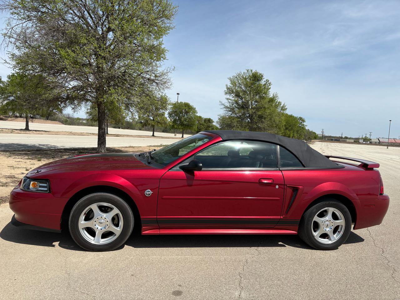 Used 2004 Ford Mustang 2dr CONVERTIBLE V6 image 16