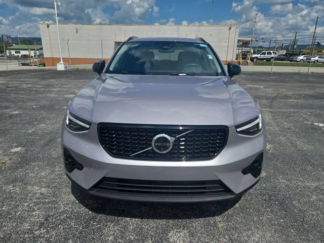 Used 2026 Volvo XC40 B5 Plus AWD/4WD image 3