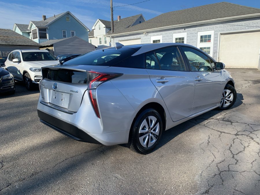 Used 2016 Toyota Prius Three image 5