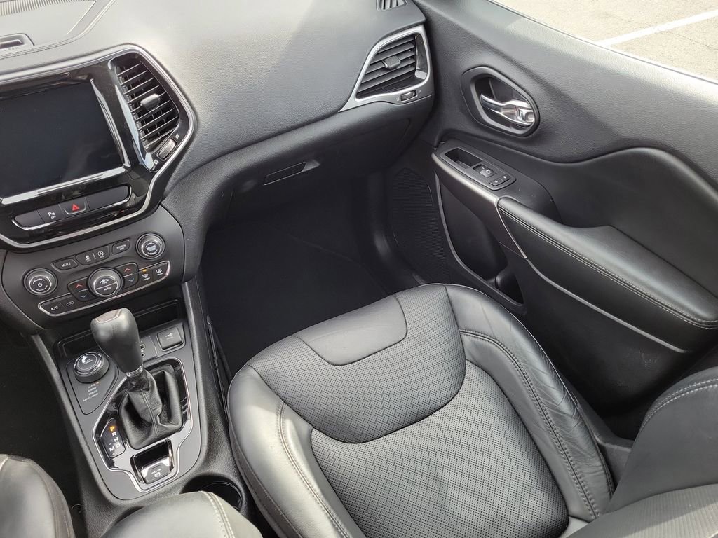 Used 2020 Jeep Cherokee Limited image 17