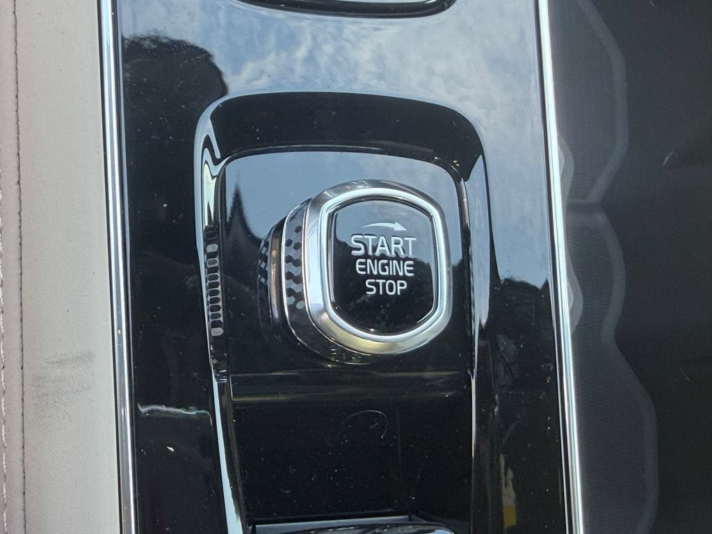 New 2027 Volvo XC90 B6 Plus AWD/4WD image 28