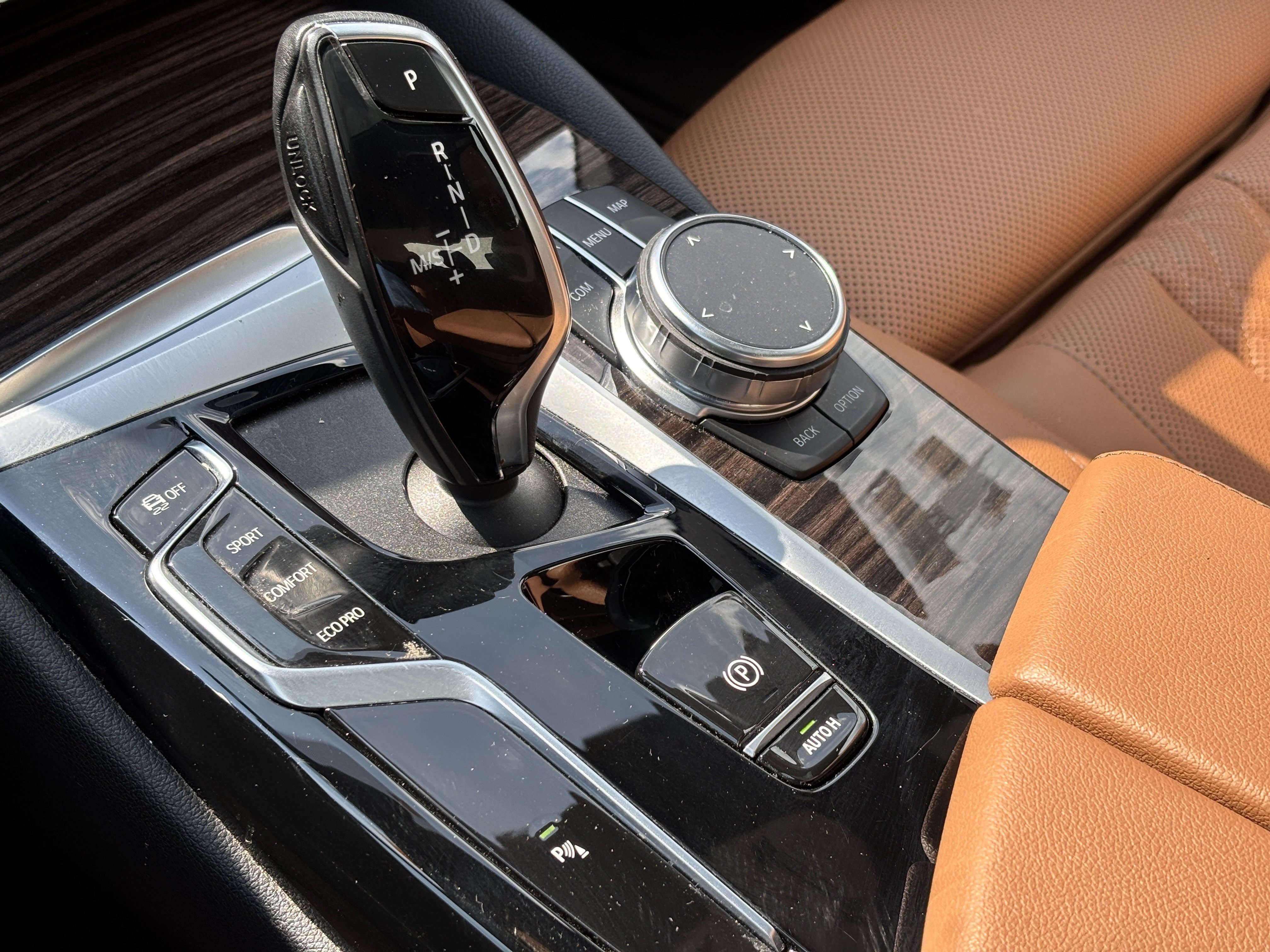Used 2023 BMW 530i w/ Premium Package RWD image 10