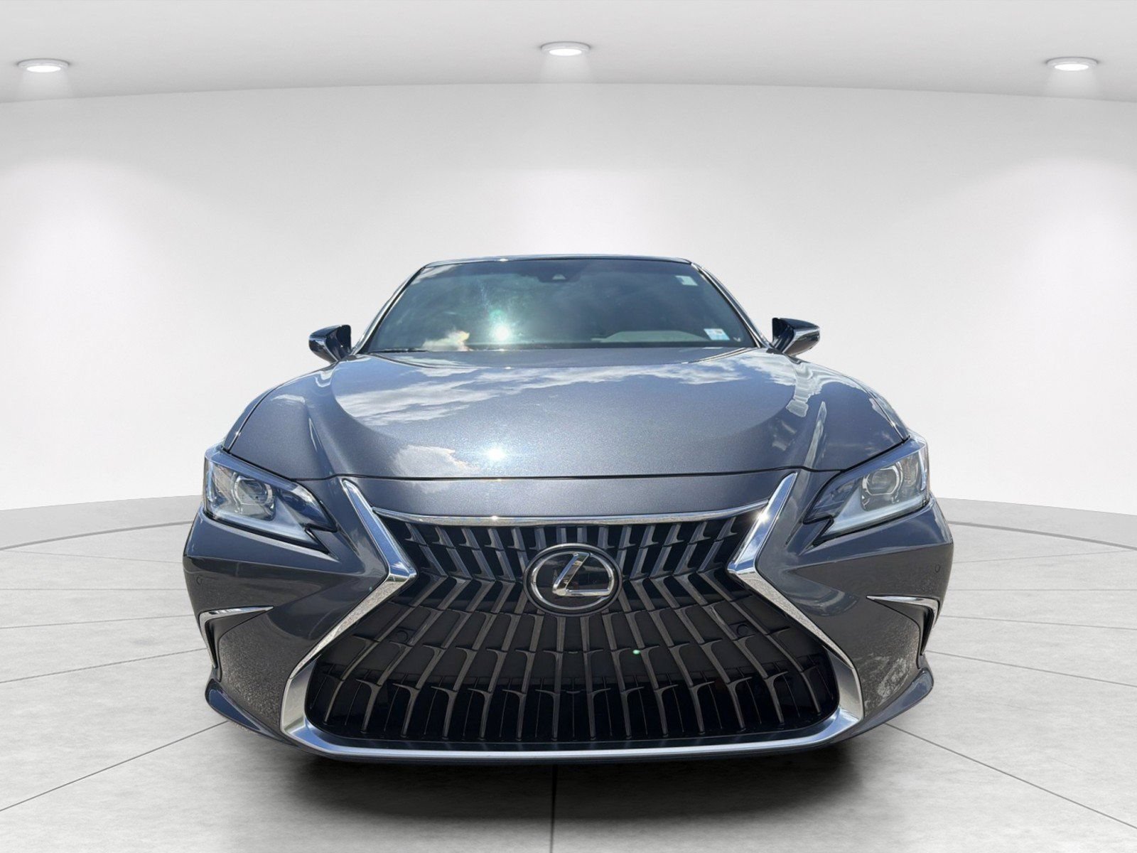 Used 2025 Lexus ES 350 w/ Premium Package FWD image 2