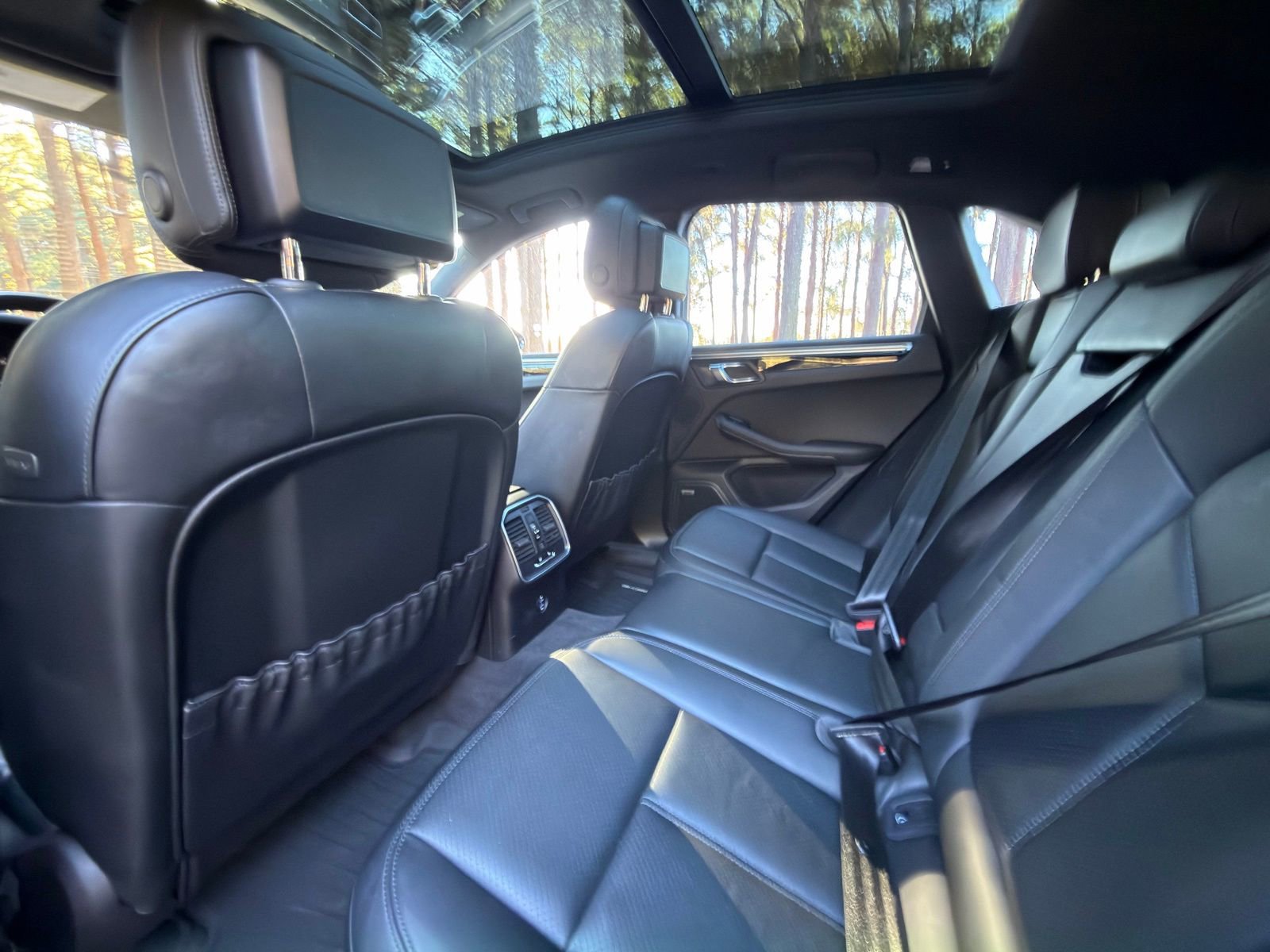 Used 2021 Porsche Macan image 15