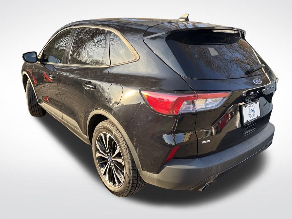 Used 2022 Ford Escape SE w/ SE Sport Appearance Package image 7