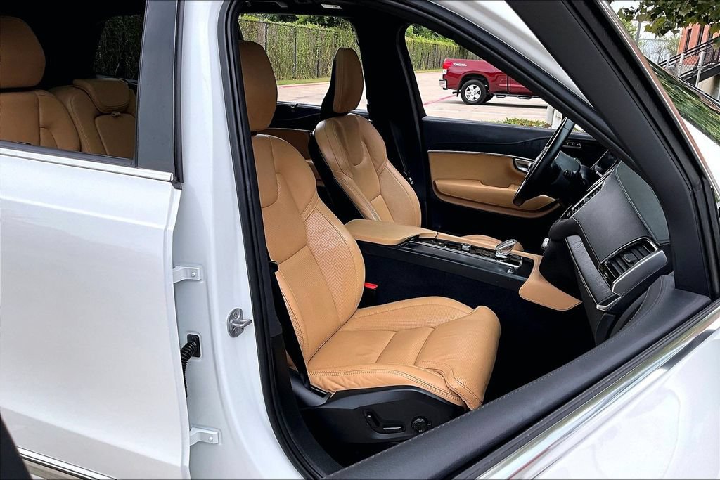 Certified 2024 Volvo XC90 B6 Ultimate AWD/4WD image 10